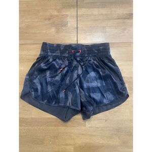 ATHLETA Tenacity Shorts‎ women's Size M Satin Black Printed High Rise Waistband